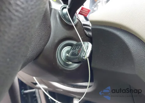 2017 Hyundai Santa Fe Sport 2.4L z USA, uszkodzony, nr VIN 5XYZT3LB7HG457228